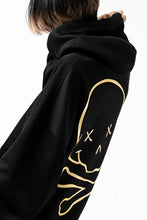Load image into Gallery viewer, mastermind JAPAN SWEAT HOODIE / GLITTER LOGO & SKULL (BLACK)