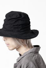 画像をギャラリービューアに読み込む, forme d'expression Skewed Fedora Hat (Black)