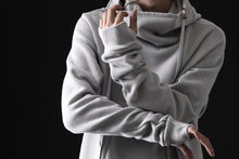 Load image into Gallery viewer, BORIS BIDJAN SABERI HOODY PULLOVER / NATURAL OBJECT DYED "HOODY2-FTT00008" (LIGHT GREY)