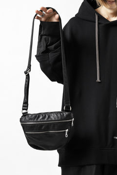 Load image into Gallery viewer, ISAMU KATAYAMA BACKLASH STRAP ZIP BAG / MONOCHROME LUXURY STEER (BLACK)