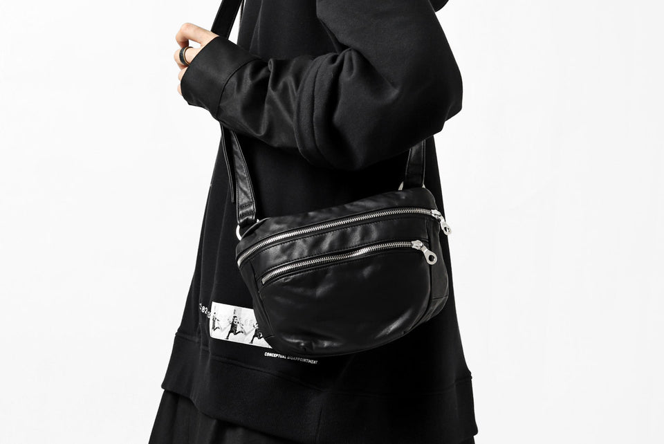 Load image into Gallery viewer, ISAMU KATAYAMA BACKLASH STRAP ZIP BAG / MONOCHROME LUXURY STEER (BLACK)