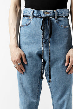 Load image into Gallery viewer, FACETASM CROPPED PRINT DENIM PANTS (INDIGO)