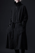 Load image into Gallery viewer, ISAMU KATAYAMA BACKLASH OVER COAT / GARMENT NATURAL DYED WOVEN + ELECTRIC HEATING LINER (SUMI)