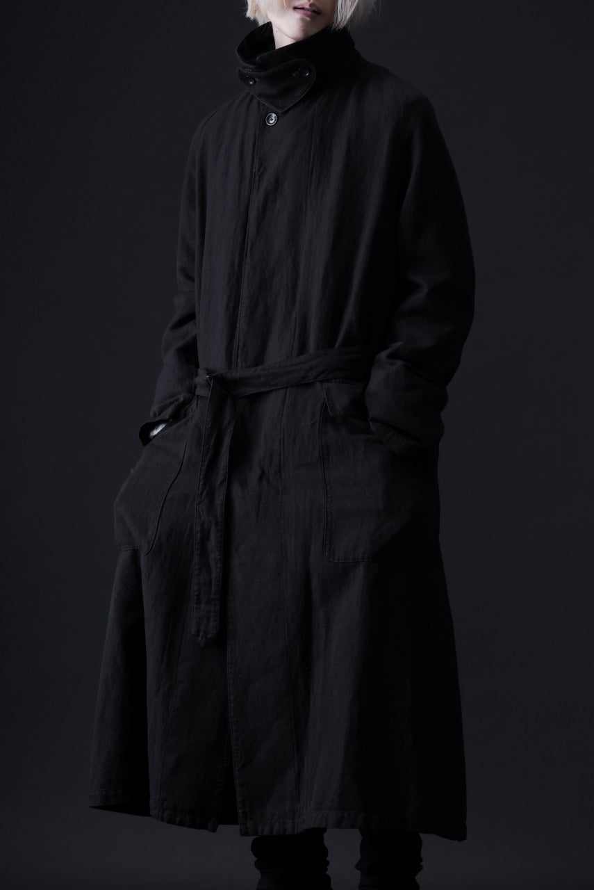 Load image into Gallery viewer, ISAMU KATAYAMA BACKLASH OVER COAT / GARMENT NATURAL DYED WOVEN + ELECTRIC HEATING LINER (SUMI)