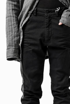 Load image into Gallery viewer, daub ERGONOMIC SKINNY PANTS / DYED LIGHT TWILL (BLACK)