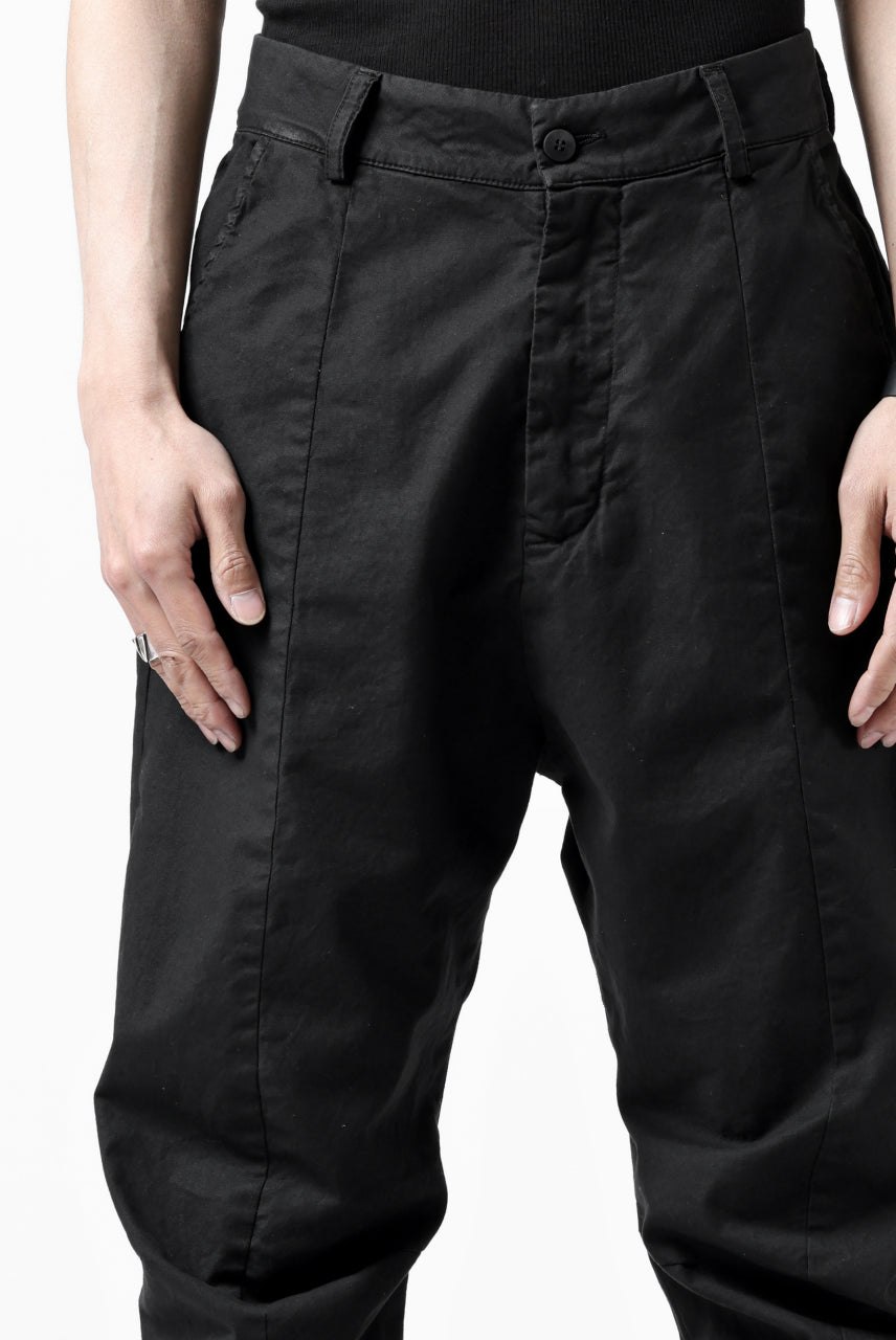 Load image into Gallery viewer, daub CENTRAL SEAM BUTTONS CLOSURE PANTS / DYED STRETCH SOFT COTTON (BLACK)