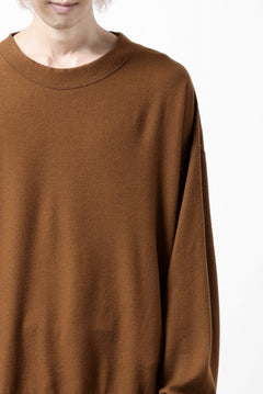 Load image into Gallery viewer, CAPERTICA MN-SWEAT TOP / SUPER 140s WASHABLE WOOL (CAMEL)