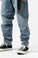 画像をギャラリービューアに読み込む, mastermind JAPAN SLIM TAPERED PANTS / 2WAY STRETCH DENIM (INDIGO)