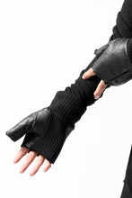 画像をギャラリービューアに読み込む, thomkrom FINGER OUT GLOVES / BOA FLEECY JERSEY (BLACK)