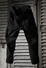 画像をギャラリービューアに読み込む, CHANGES VINTAGE REMAKE MILITARY CARGO TAPERED PANTS / WOODLAND CAMO (BLACK DYED #B)