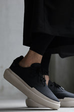 画像をギャラリービューアに読み込む, Y-3 Yohji Yamamoto AJATU COURT FORMAL SNEAKERS (BLACK/BLACK/CLEARBROWN)