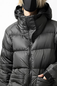 Load image into Gallery viewer, ISAMU KATAYAMA BACKLASH xx NANGA REVERSIBLE MOUNTAIN BELAY COAT / KANGAROO + NYLON x POLISH WHITE GOOSE (BLACK x GREY)