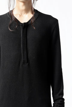 画像をギャラリービューアに読み込む, thomkrom HENRY NECK SWEATER TOPS / OVERLOCK STITCHED (BLACK)