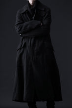Load image into Gallery viewer, ISAMU KATAYAMA BACKLASH OVER COAT / GARMENT NATURAL DYED WOVEN + ELECTRIC HEATING LINER (SUMI)