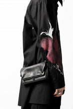 画像をギャラリービューアに読み込む, discord Yohji Yamamoto CLASP ZIP WALLET with SHOULDER STRAP (BLACK)