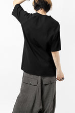 Load image into Gallery viewer, ierib raw edge Tee type-H  / light jersey (BLACK)