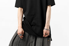 Load image into Gallery viewer, ierib exclusive raw edge Tee type-R  / light jersey (BLACK)