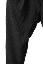 Load image into Gallery viewer, KLASICA SABRON WIDE TAPERED TROUSERS / MONOTONE HOUND TOOTH (BLACK)