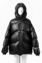 画像をギャラリービューアに読み込む, MASTERMIND WORLD x Rocky Mountain Featherbed NS PARKA DOWN JACKET (BLACK)