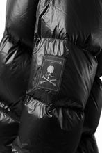 画像をギャラリービューアに読み込む, MASTERMIND WORLD x Rocky Mountain Featherbed NS PARKA DOWN JACKET (BLACK)