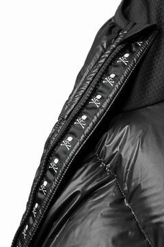 画像をギャラリービューアに読み込む, MASTERMIND WORLD x Rocky Mountain Featherbed NS PARKA DOWN JACKET (BLACK)