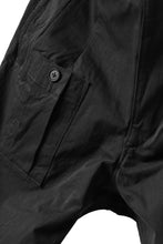 Load image into Gallery viewer, KLASICA 1960 (C-Twill) CARGO POCKET TROUSERS / HIGH DENSITY MATT TWILL (BLACK)