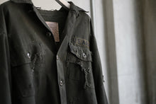 画像をギャラリービューアに読み込む, RESURRECTION HANDMADE distressed army shirt (DYEING KHAKI)