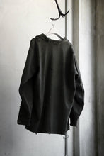 画像をギャラリービューアに読み込む, RESURRECTION HANDMADE distressed army shirt (DYEING KHAKI)