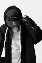 画像をギャラリービューアに読み込む, mastermind JAPAN EMBROIDERED TRUCKER CAP (BLACK)