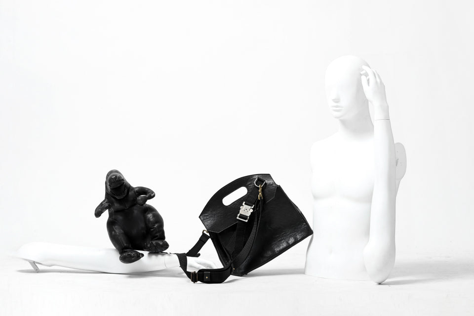 画像をギャラリービューアに読み込む, ierib BARK 2WAY HAND SHOULDER BAG / FVT Oiled Horse (BLACK)