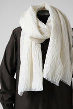 Load image into Gallery viewer, KLASICA GLACIER FLUFFY STOLE / SHRINK SILK (EGG SHELL)