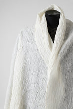 Load image into Gallery viewer, KLASICA GLACIER FLUFFY STOLE / SHRINK SILK (EGG SHELL)