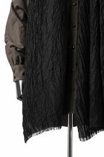 Load image into Gallery viewer, KLASICA GLACIER FLUFFY STOLE / SHRINK SILK (BLACK)
