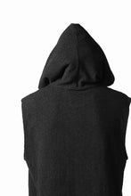 画像をギャラリービューアに読み込む, ISAMU KATAYAMA BACKLASH SLEEVELESS HOODIE CUT & SEWN / RANDOM PILE FABRIC (BLACK)