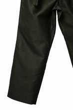 Load image into Gallery viewer, CAPERTICA 2 TUCK WIDE PANTS / GIZA COTTON MOLESKIN (OLIVE DRAB)