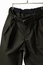 Load image into Gallery viewer, CAPERTICA 2 TUCK WIDE PANTS / GIZA COTTON MOLESKIN (OLIVE DRAB)