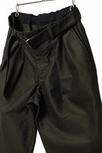 Load image into Gallery viewer, CAPERTICA 2 TUCK WIDE PANTS / GIZA COTTON MOLESKIN (OLIVE DRAB)