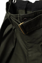 Load image into Gallery viewer, CAPERTICA 2 TUCK WIDE PANTS / GIZA COTTON MOLESKIN (OLIVE DRAB)