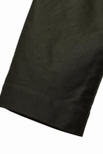 Load image into Gallery viewer, CAPERTICA 2 TUCK WIDE PANTS / GIZA COTTON MOLESKIN (OLIVE DRAB)