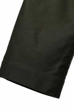 Load image into Gallery viewer, CAPERTICA 2 TUCK WIDE PANTS / GIZA COTTON MOLESKIN (OLIVE DRAB)