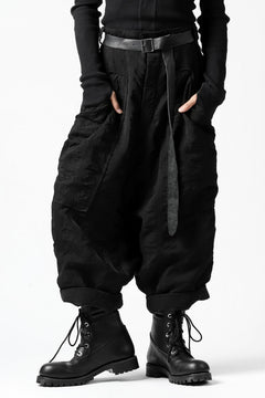 画像をギャラリービューアに読み込む, SOSNOVSKA SQUEEZED STRIPE PANTS (BLACK)