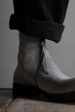 Load image into Gallery viewer, m.a+ side zipped short boot / S1G2Z/VA1,5 (CARBON)