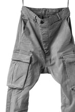 画像をギャラリービューアに読み込む, 11 BY BORIS BIDJAN SABERI CARGO POCKET PANT / STRETCH DENIM "P21B-F-1481" (ICE GREY)