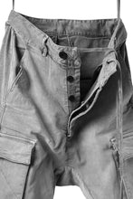 画像をギャラリービューアに読み込む, 11 BY BORIS BIDJAN SABERI CARGO POCKET PANT / STRETCH DENIM "P21B-F-1481" (ICE GREY)