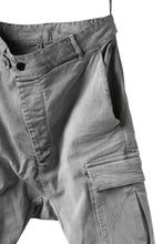 画像をギャラリービューアに読み込む, 11 BY BORIS BIDJAN SABERI CARGO POCKET PANT / STRETCH DENIM "P21B-F-1481" (ICE GREY)