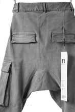 画像をギャラリービューアに読み込む, 11 BY BORIS BIDJAN SABERI CARGO POCKET PANT / STRETCH DENIM "P21B-F-1481" (ICE GREY)
