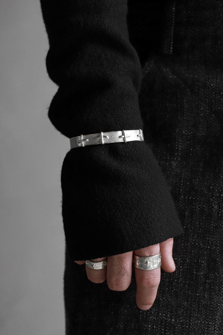 画像をギャラリービューアに読み込む, m.a+ silver stitched cross bracelet / AB18/AG (SILVER)