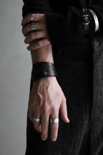 画像をギャラリービューアに読み込む, m.a+ croissant wrist band / A-F0K3/GR3,0 (BLACK)