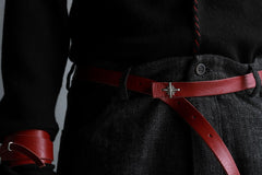 画像をギャラリービューアに読み込む, m.a+ double cross buckle skinny belt / EX+1B/GR3,0 (CHILI RED)