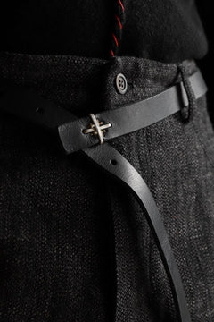 画像をギャラリービューアに読み込む, m.a+ double cross buckle skinny belt / EX+1B/GR3,0 (BLACK)